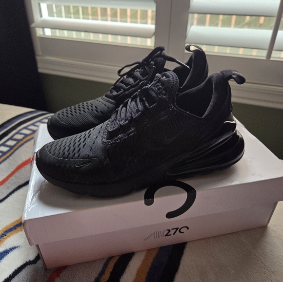 Nike Air Max 270 Black Sneakers - Picture 2 of 11